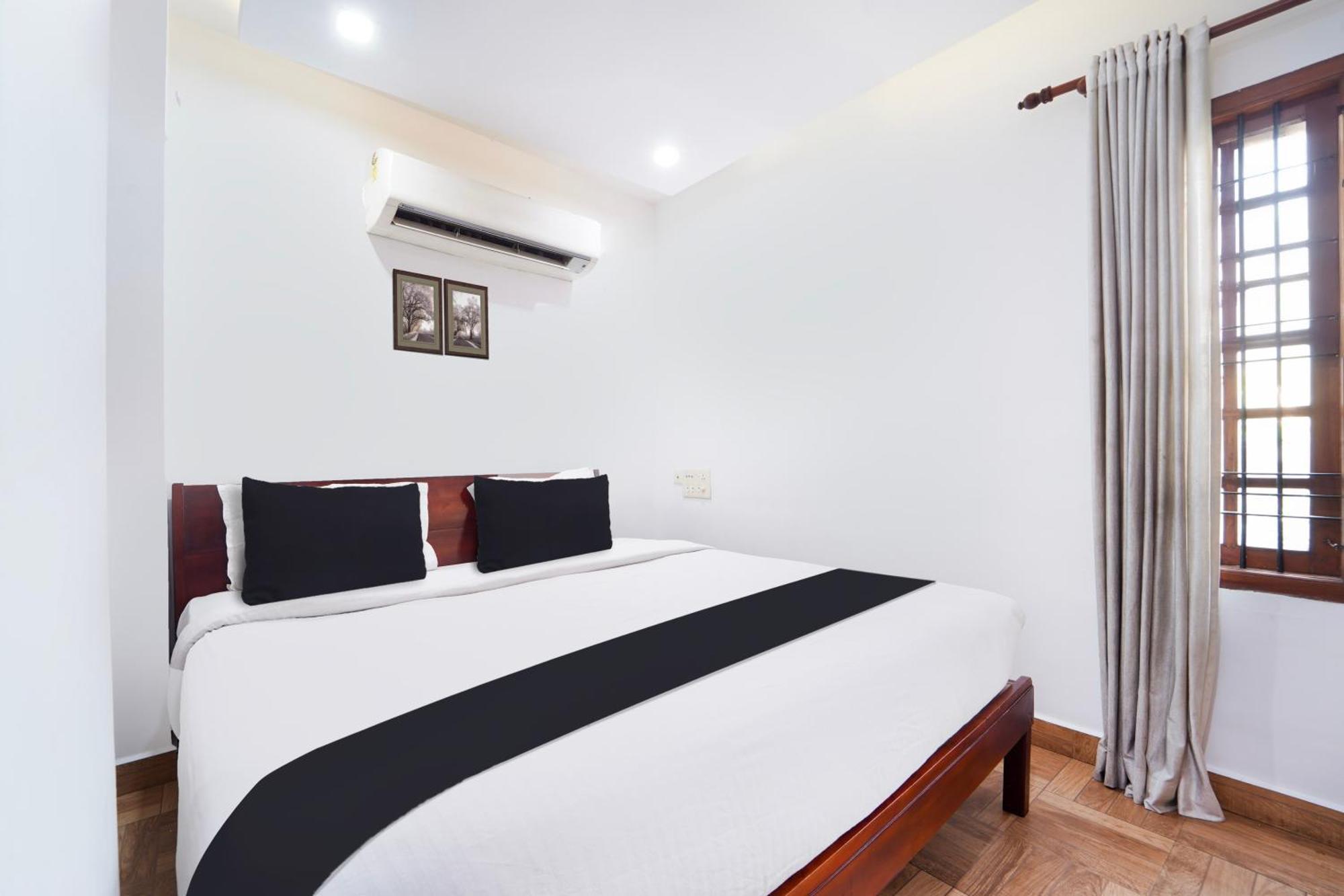 Super Townhouse City Center Ernakulam Kochi Exterior photo
