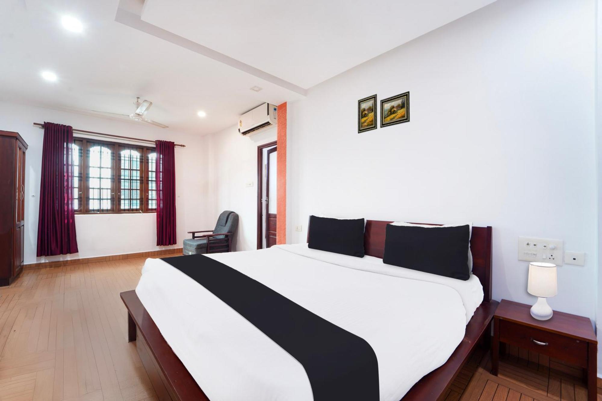 Super Townhouse City Center Ernakulam Kochi Exterior photo